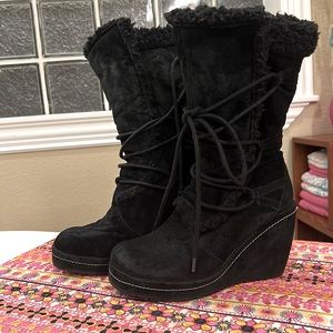 Rocket Dog black Suede Wedge heeled Boots faux fur Size 7 1/2 lace